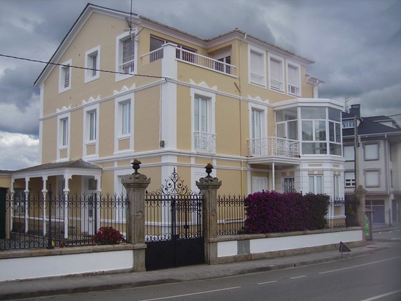 Fachada en El Espín