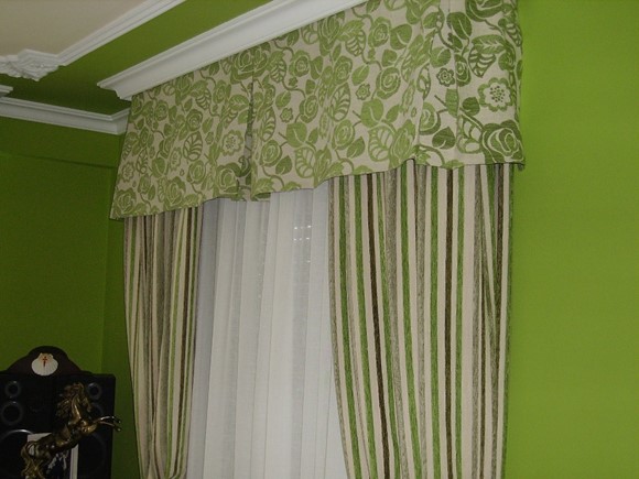 Bandó, visillos con caídas